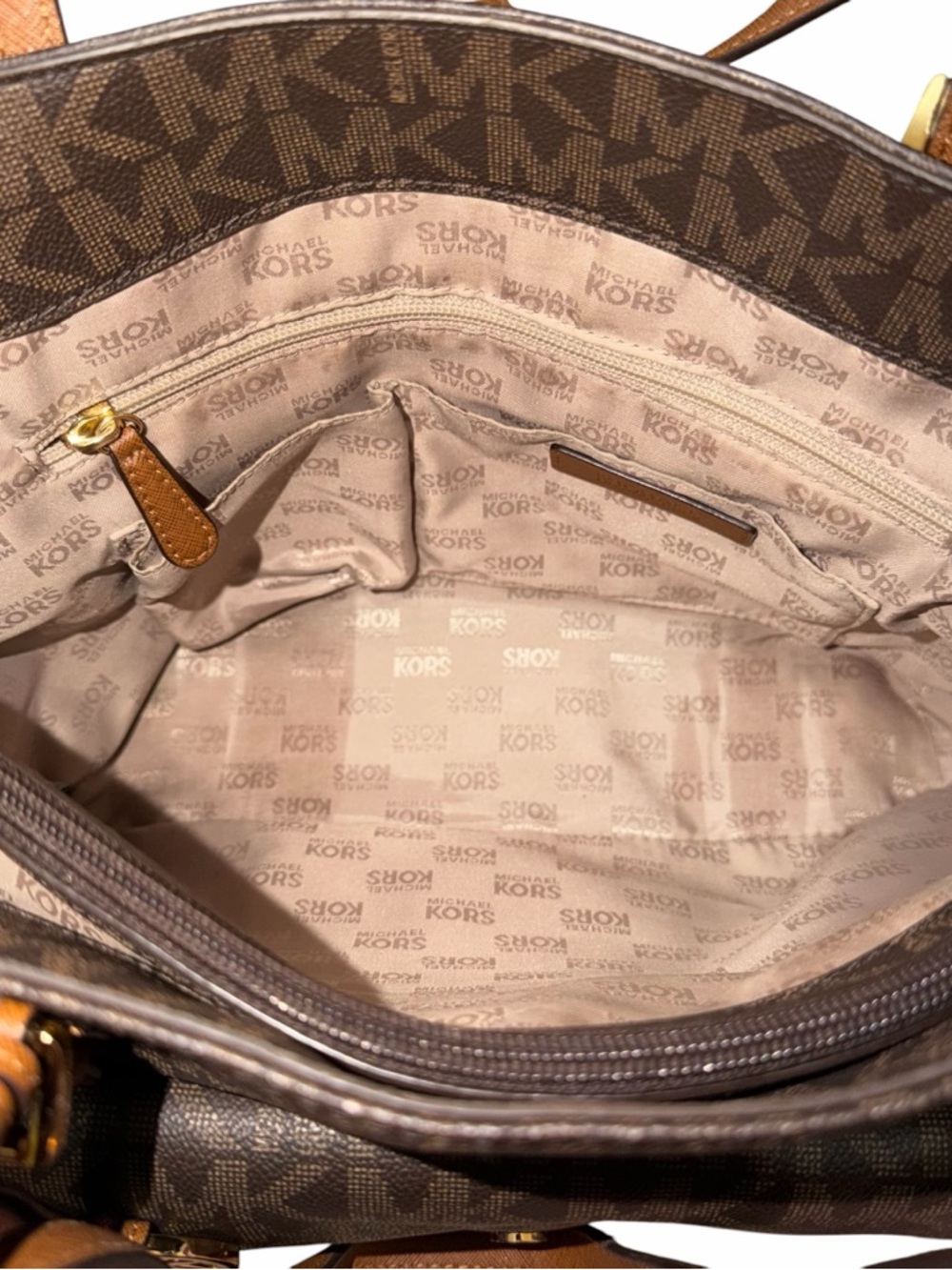Michael Kors MK Signature Jet Set Large Tote - Picture 7 of 10
